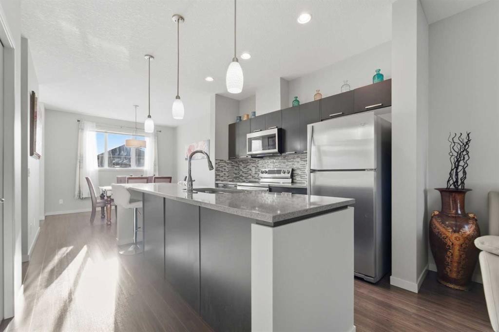 131 Copperpond Row Se, Calgary, AB