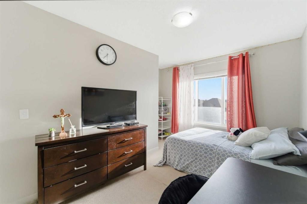131 Copperpond Row Se, Calgary, AB