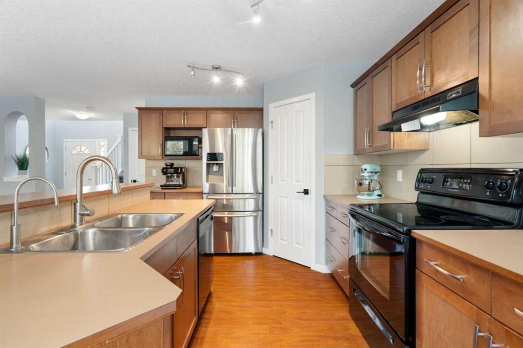 1876 New Brighton Drive Se, Calgary, AB