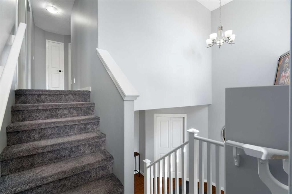 1876 New Brighton Drive Se, Calgary, AB