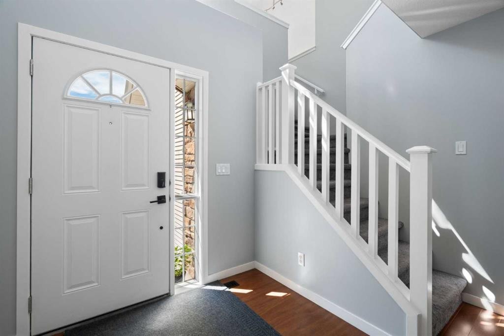 1876 New Brighton Drive Se, Calgary, AB