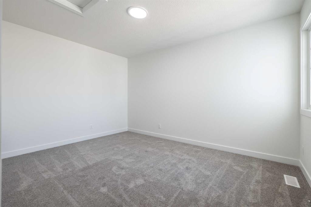 145 Sora Gardens Se, Calgary, AB