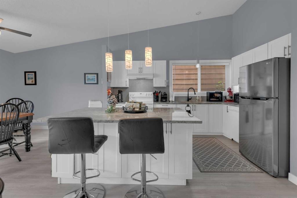 67 Deersaxon Circle Se, Calgary, AB - Indoor