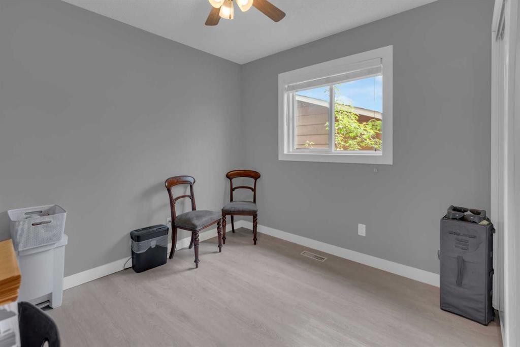 67 Deersaxon Circle Se, Calgary, AB - Indoor