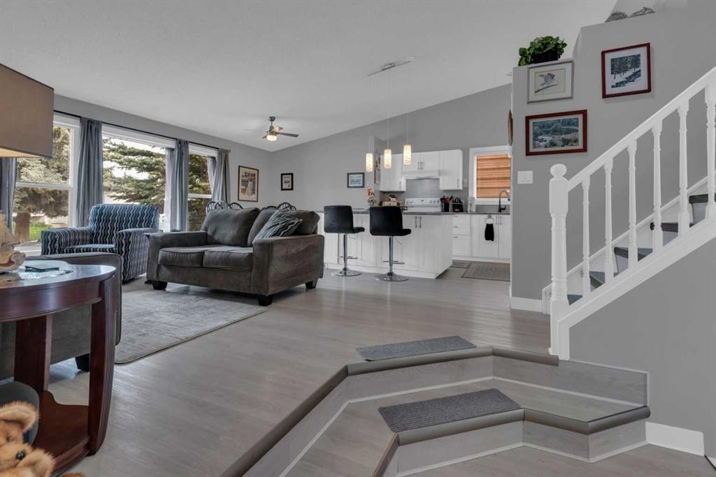 67 Deersaxon Circle Se, Calgary, AB - Indoor Photo Showing Living Room