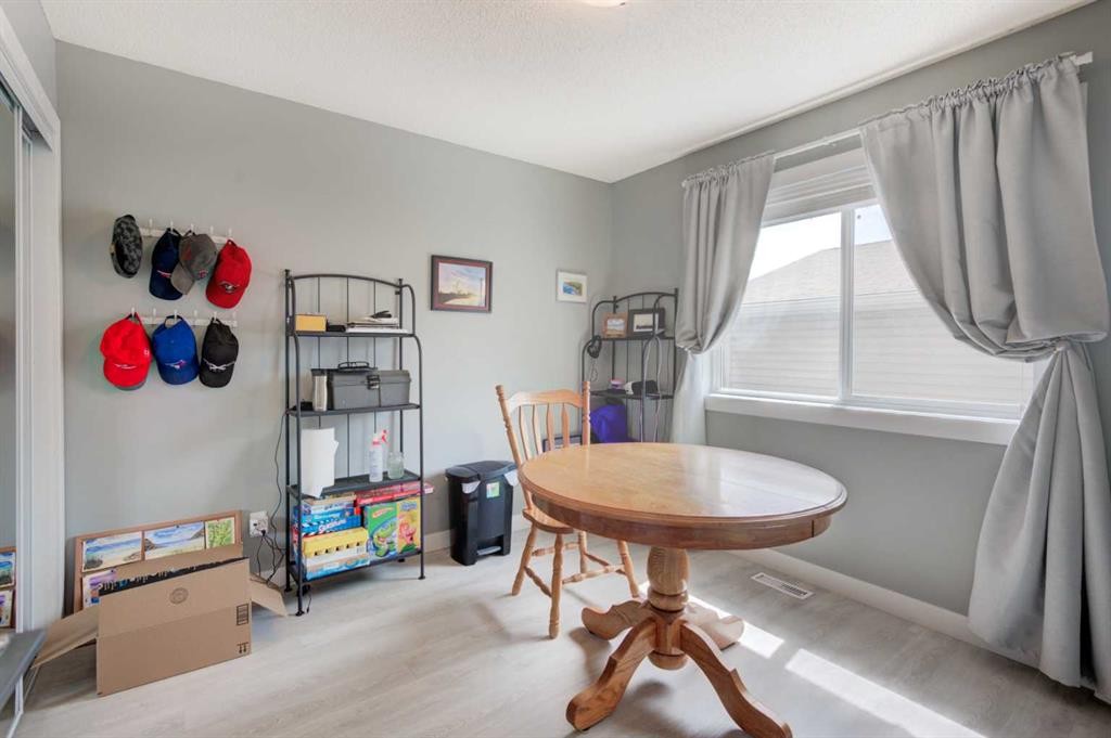 67 Deersaxon Circle Se, Calgary, AB - Indoor