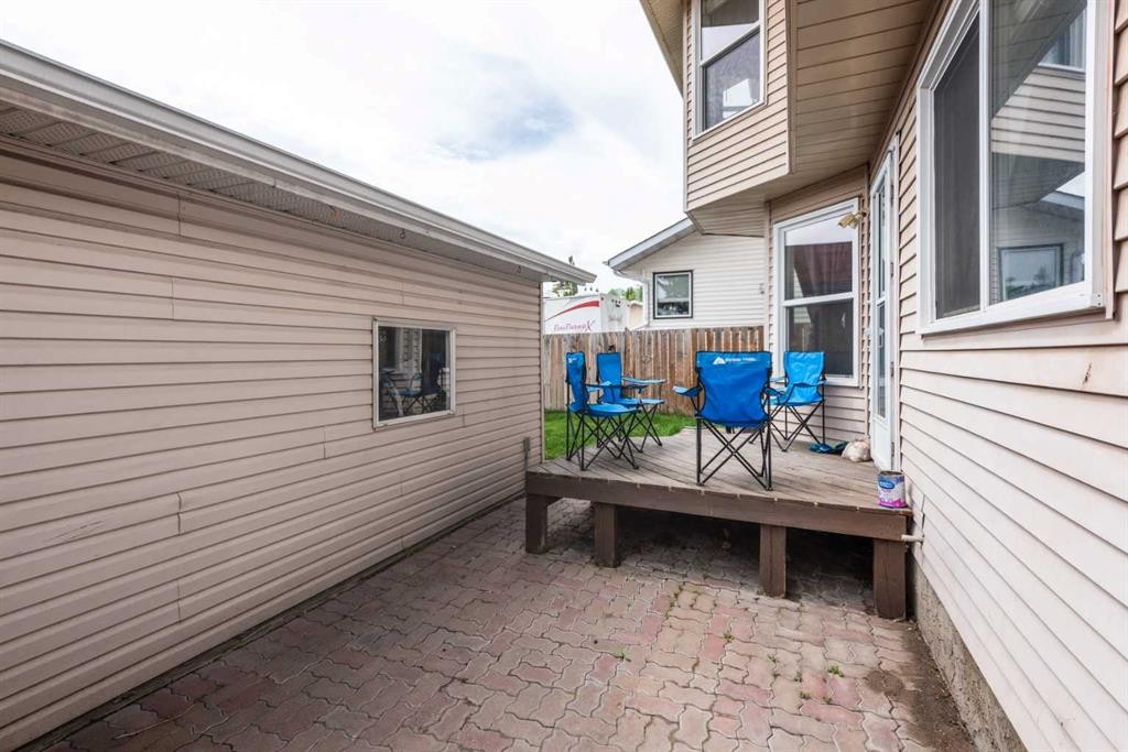 67 Deersaxon Circle Se, Calgary, AB - Outdoor With Deck Patio Veranda With Exterior