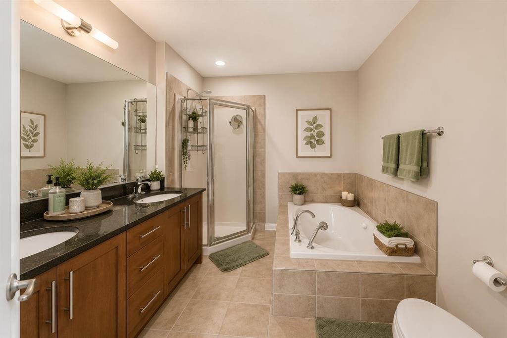 210-1005A Westmount Drive, Strathmore, AB - Indoor Photo Showing Bathroom