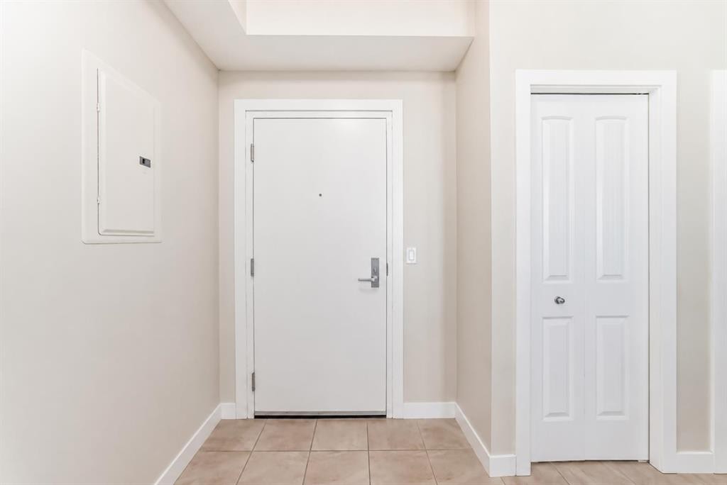 210-1005A Westmount Drive, Strathmore, AB - Indoor Photo Showing Other Room