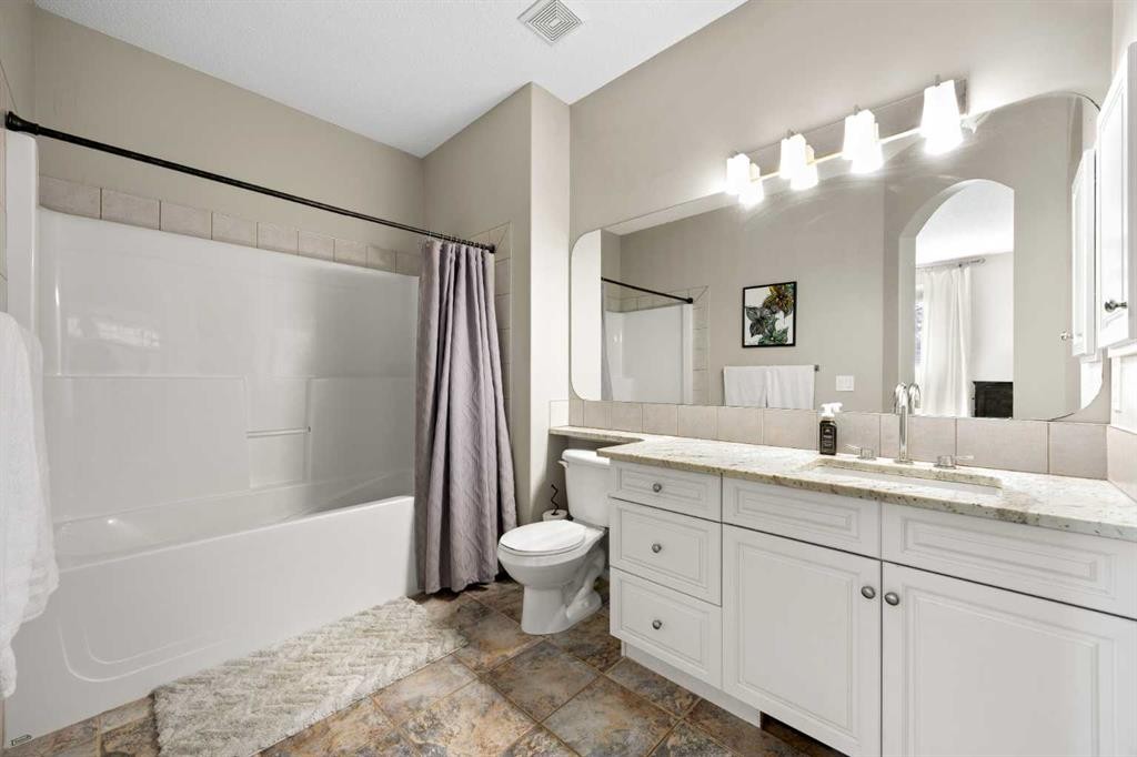 138 Cranwell Close Se, Calgary, AB - Indoor Photo Showing Bathroom