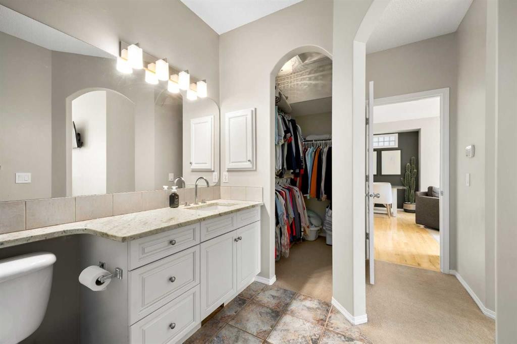 138 Cranwell Close Se, Calgary, AB - Indoor Photo Showing Bathroom