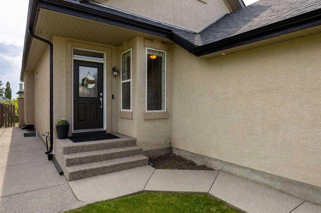 138 Cranwell Close Se, Calgary, AB - Outdoor