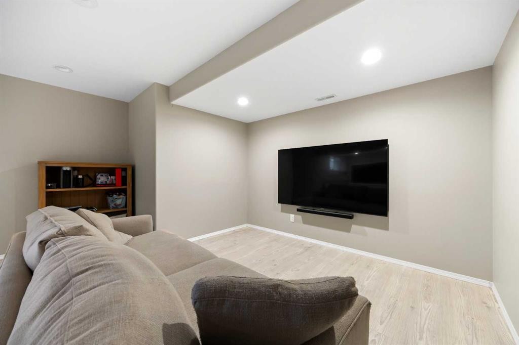 138 Cranwell Close Se, Calgary, AB - Indoor