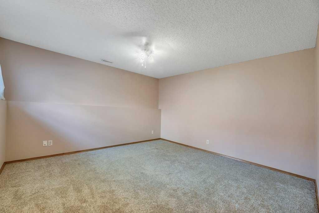 312 Strathaven Drive, Strathmore, AB - Indoor Photo Showing Other Room