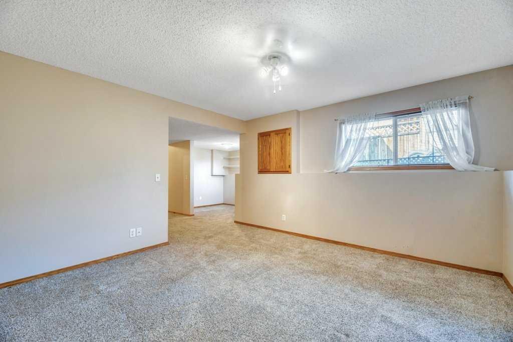 312 Strathaven Drive, Strathmore, AB - Indoor Photo Showing Other Room