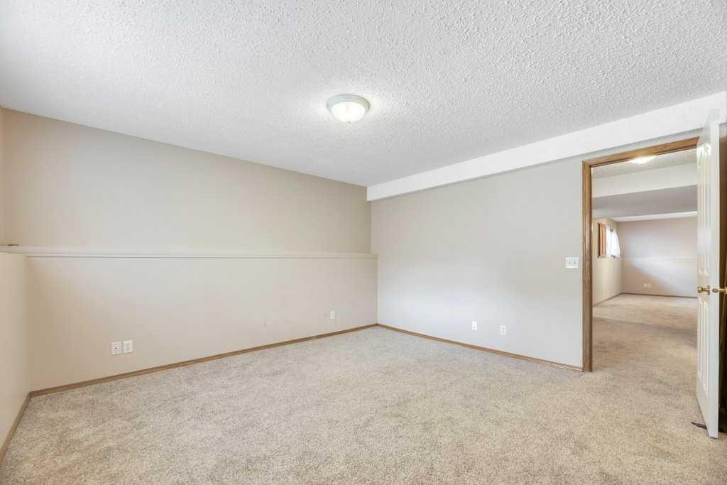 312 Strathaven Drive, Strathmore, AB - Indoor Photo Showing Other Room