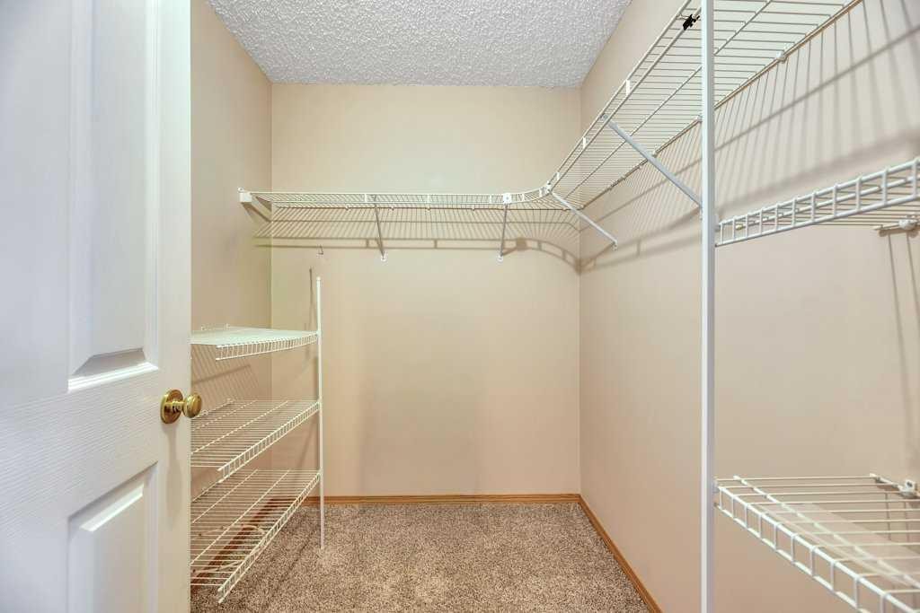 312 Strathaven Drive, Strathmore, AB - Indoor With Storage