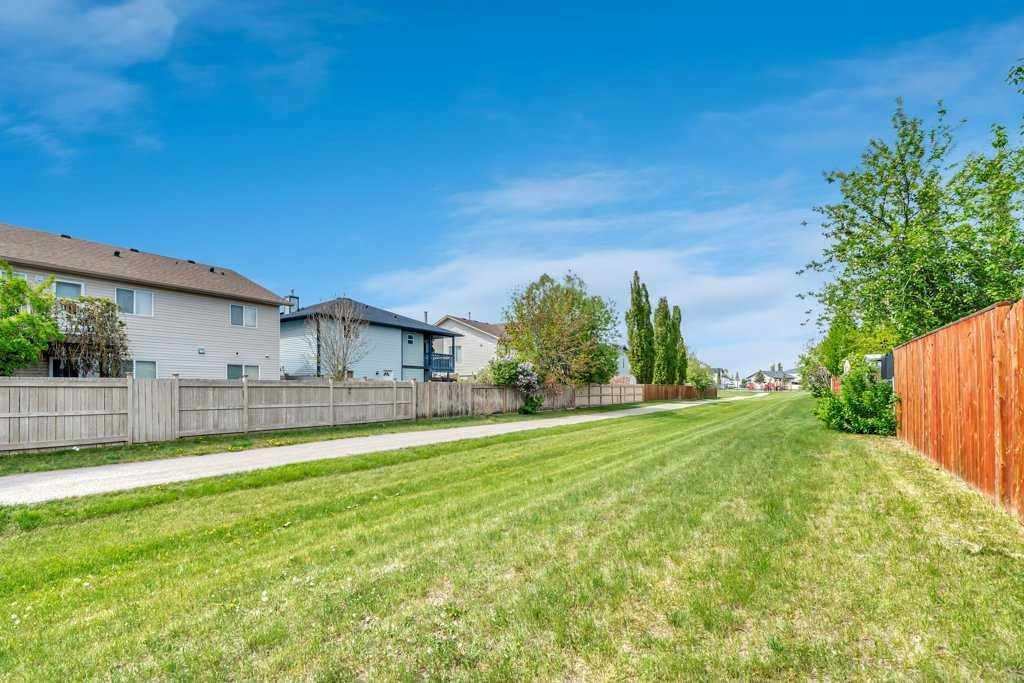 312 Strathaven Drive, Strathmore, AB - Outdoor