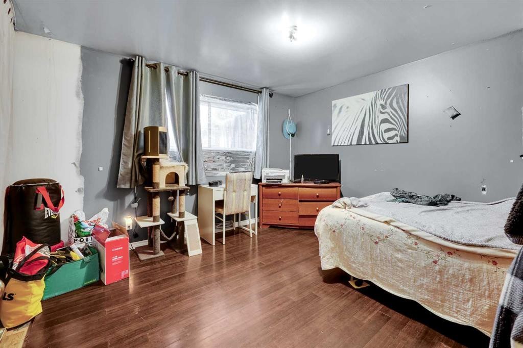 314 Bruce Avenue, Carbon, AB - Indoor Photo Showing Bedroom