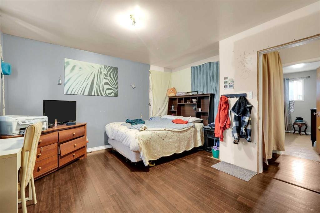 314 Bruce Avenue, Carbon, AB - Indoor Photo Showing Bedroom