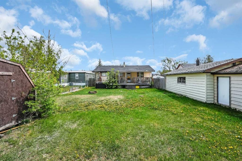 314 Bruce Avenue, Carbon, AB - Outdoor