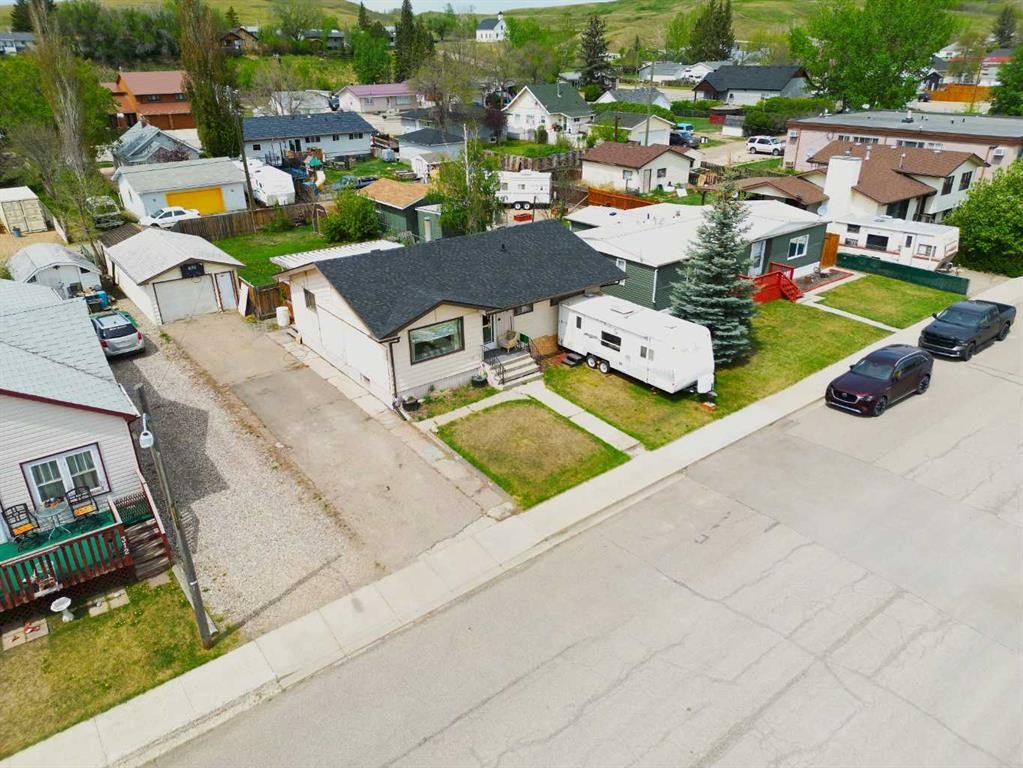 314 Bruce Avenue, Carbon, AB - Outdoor