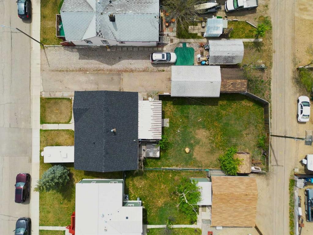 314 Bruce Avenue, Carbon, AB - Outdoor