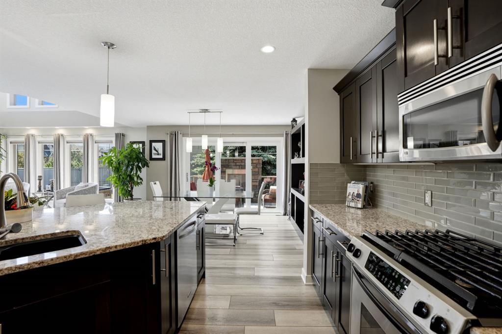 105 Cranridge Heights Se, Calgary, AB - Indoor Photo Showing Kitchen With Upgraded Kitchen