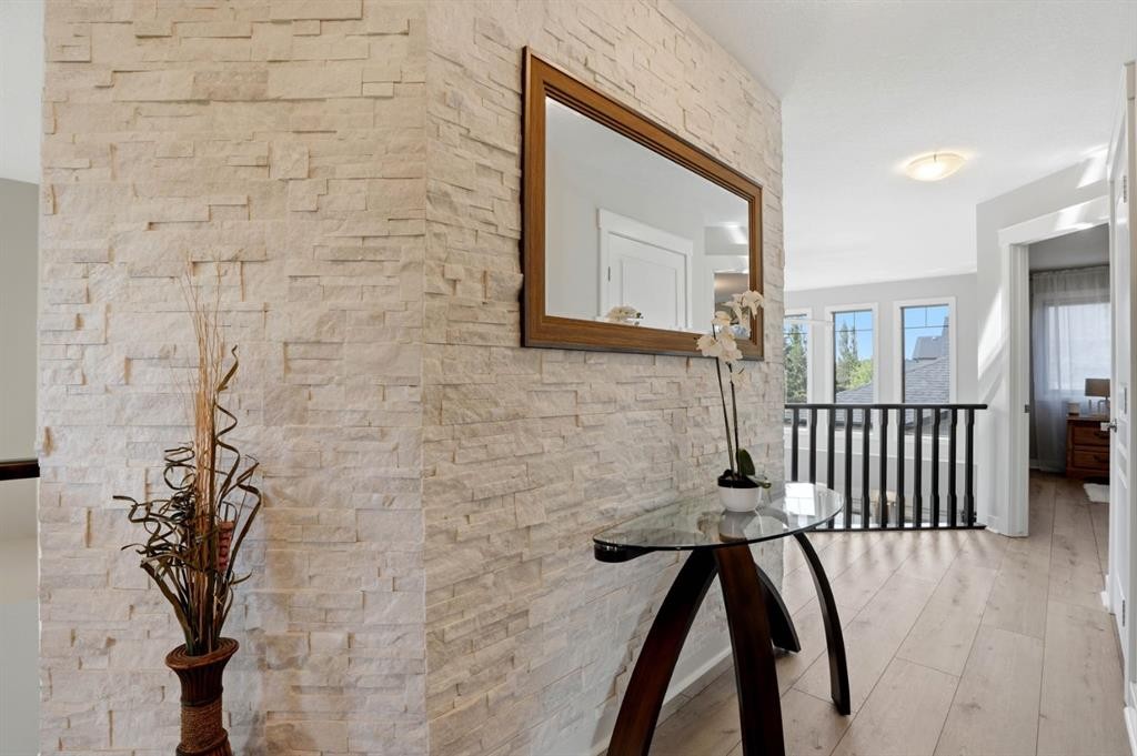 105 Cranridge Heights Se, Calgary, AB - Indoor Photo Showing Other Room