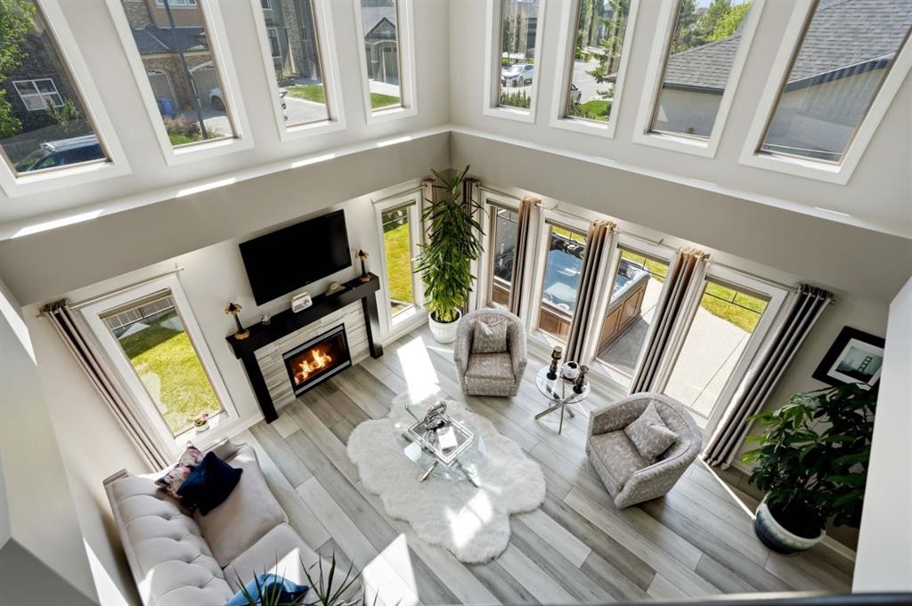 105 Cranridge Heights Se, Calgary, AB - Indoor With Fireplace