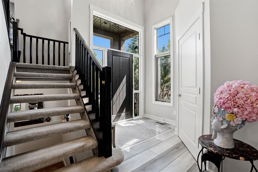 105 Cranridge Heights Se, Calgary, AB - Indoor Photo Showing Other Room