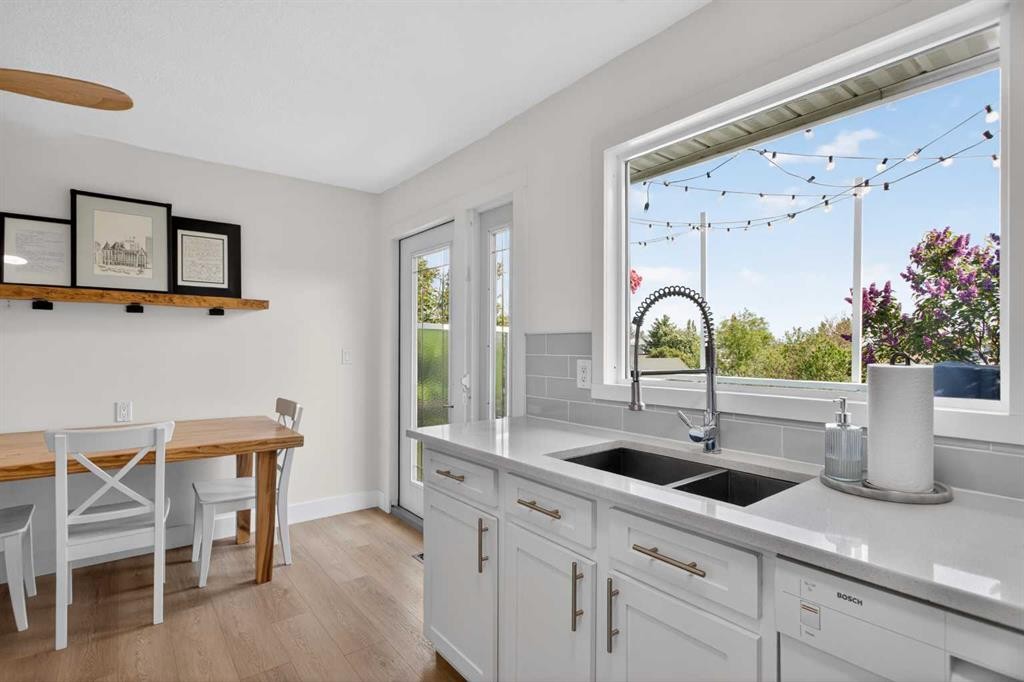 48 Shawcliffe Place, Calgary, AB - Indoor