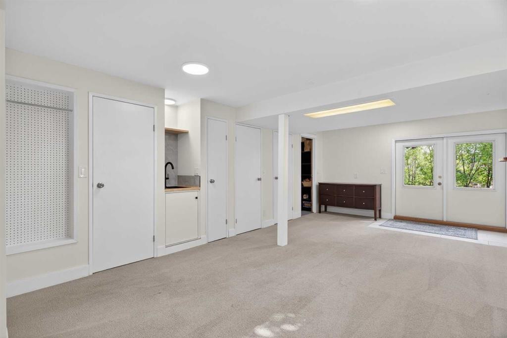 48 Shawcliffe Place, Calgary, AB - Indoor Photo Showing Other Room