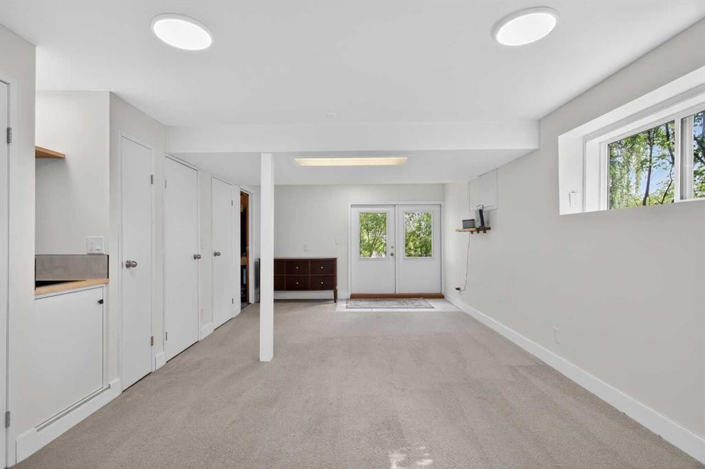 48 Shawcliffe Place, Calgary, AB - Indoor Photo Showing Other Room