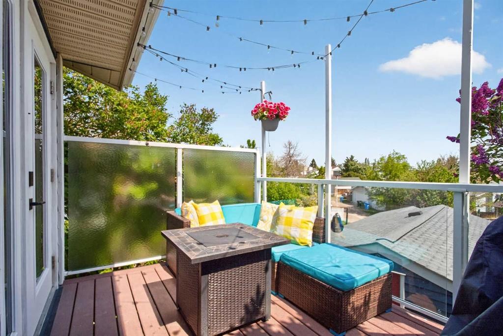 48 Shawcliffe Place, Calgary, AB - Outdoor With Exterior