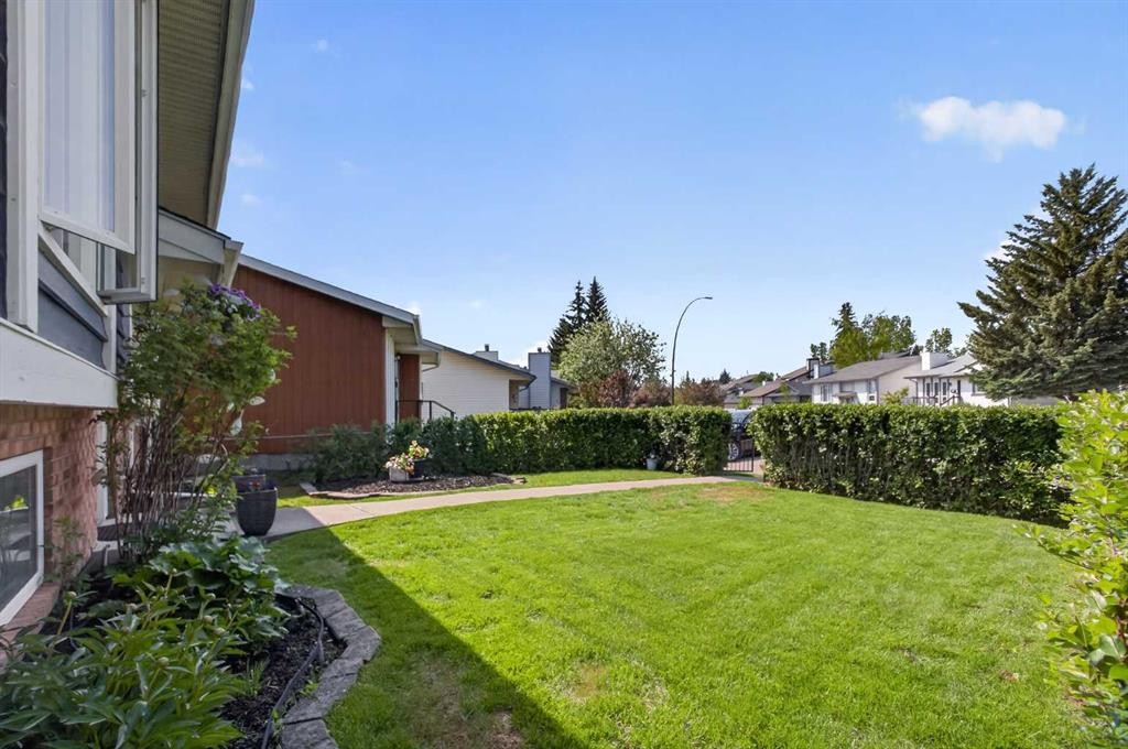48 Shawcliffe Place, Calgary, AB - Outdoor