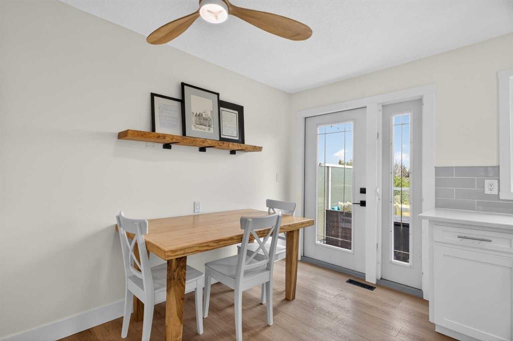 48 Shawcliffe Place, Calgary, AB - Indoor Photo Showing Dining Room
