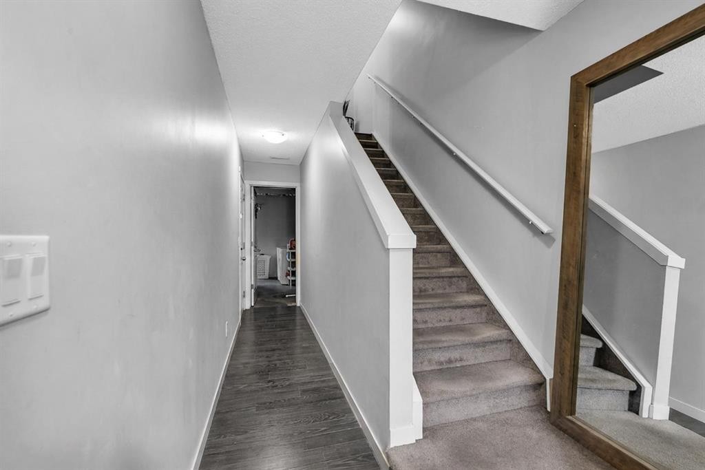 425 Copperpond Landing Se, Calgary, AB - Indoor Photo Showing Other Room