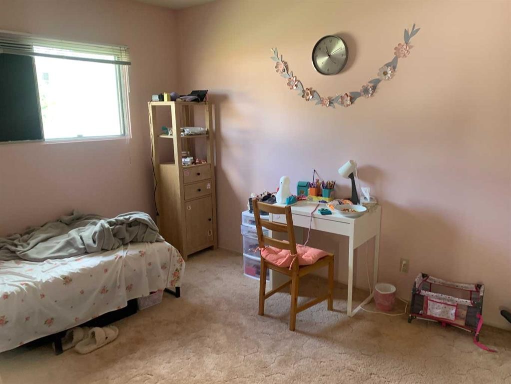 622 54 Avenue Sw, Calgary, AB - Indoor Photo Showing Bedroom