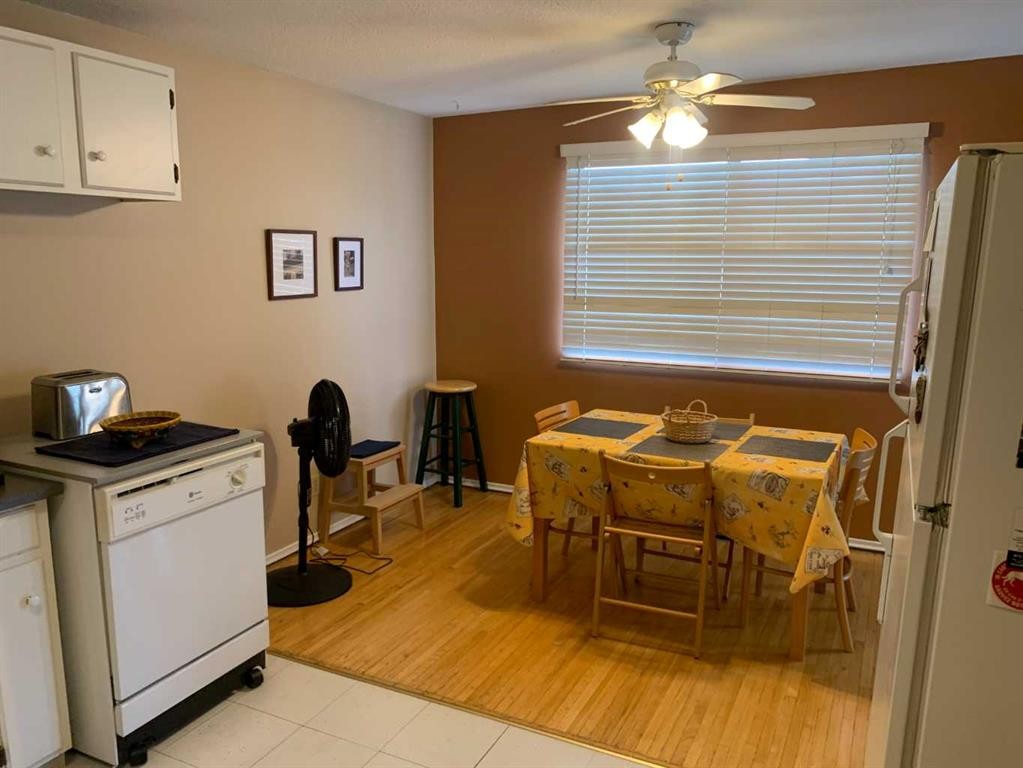 622 54 Avenue Sw, Calgary, AB - Indoor Photo Showing Dining Room