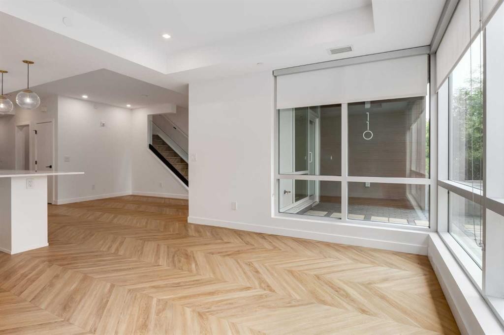 110-8505 Broadcast Avenue Sw, Calgary, AB - Indoor