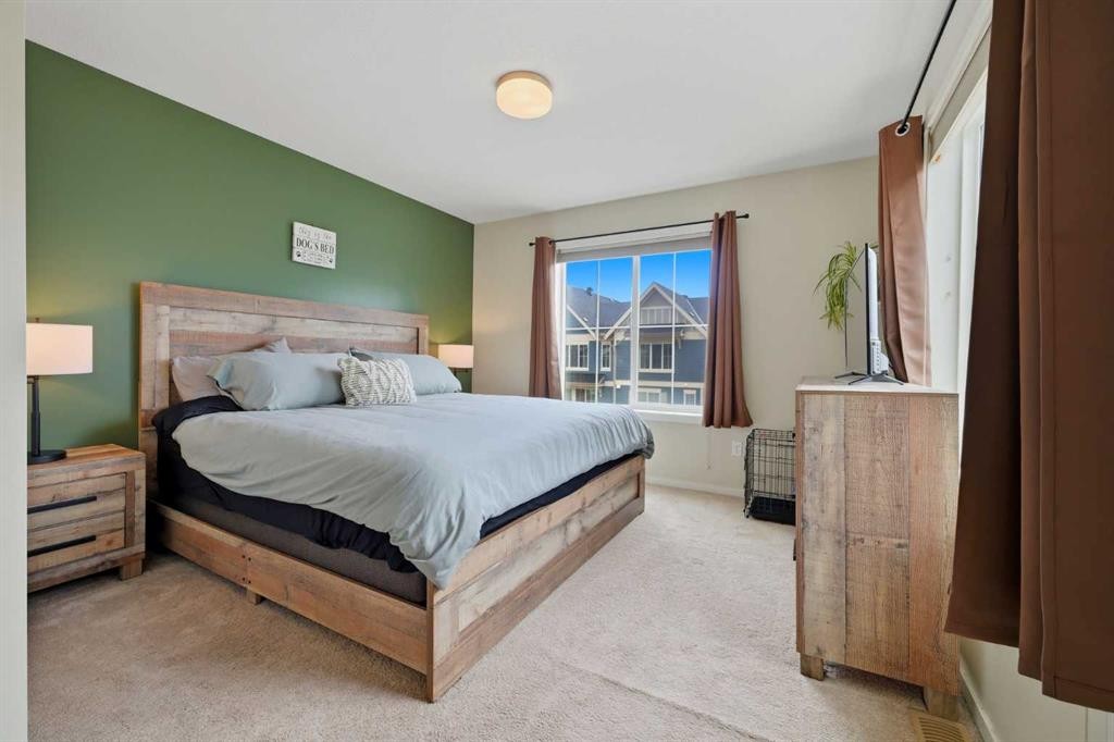 39 Kinlea Common Nw, Calgary, AB - Indoor Photo Showing Bedroom