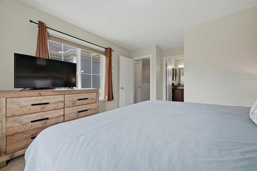 39 Kinlea Common Nw, Calgary, AB - Indoor Photo Showing Bedroom