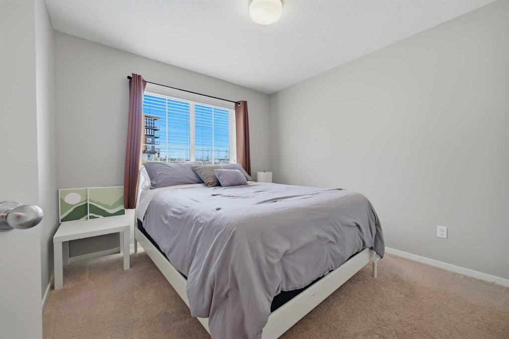 39 Kinlea Common Nw, Calgary, AB - Indoor Photo Showing Bedroom