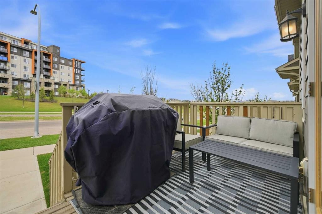 39 Kinlea Common Nw, Calgary, AB - Outdoor