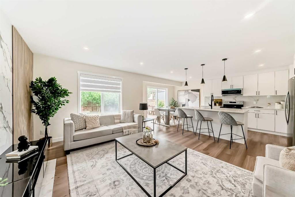 936 Cranston Drive Se, Calgary, AB - Indoor Photo Showing Living Room