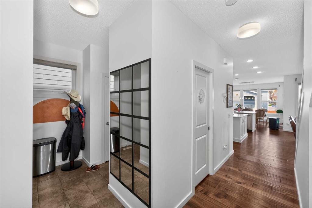 158 Masters Point Se, Calgary, AB - Indoor Photo Showing Other Room