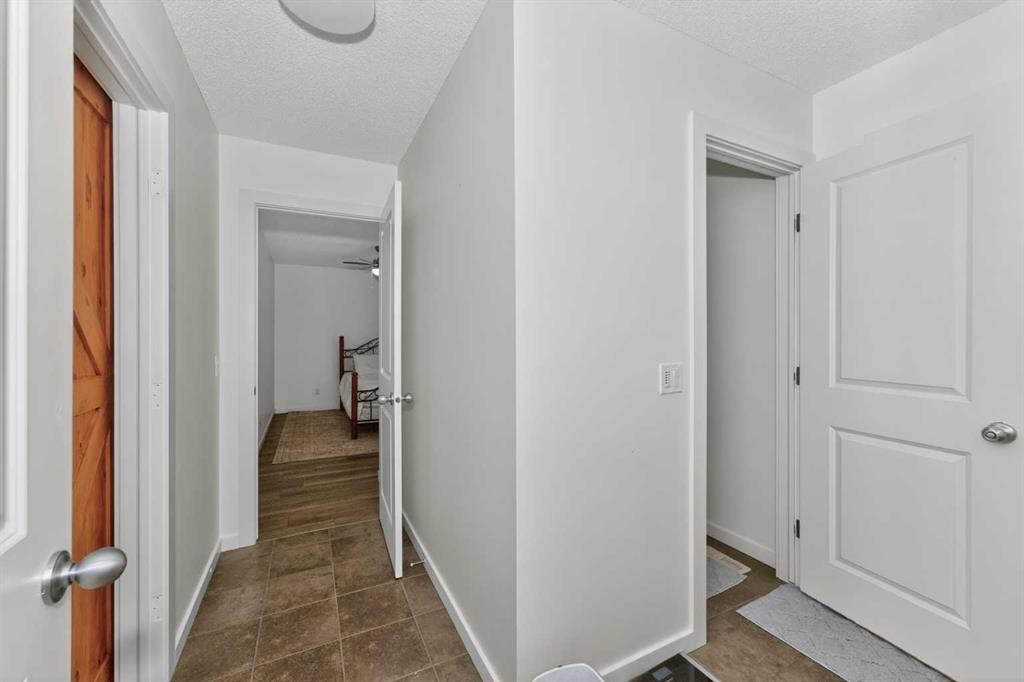 158 Masters Point Se, Calgary, AB - Indoor Photo Showing Other Room