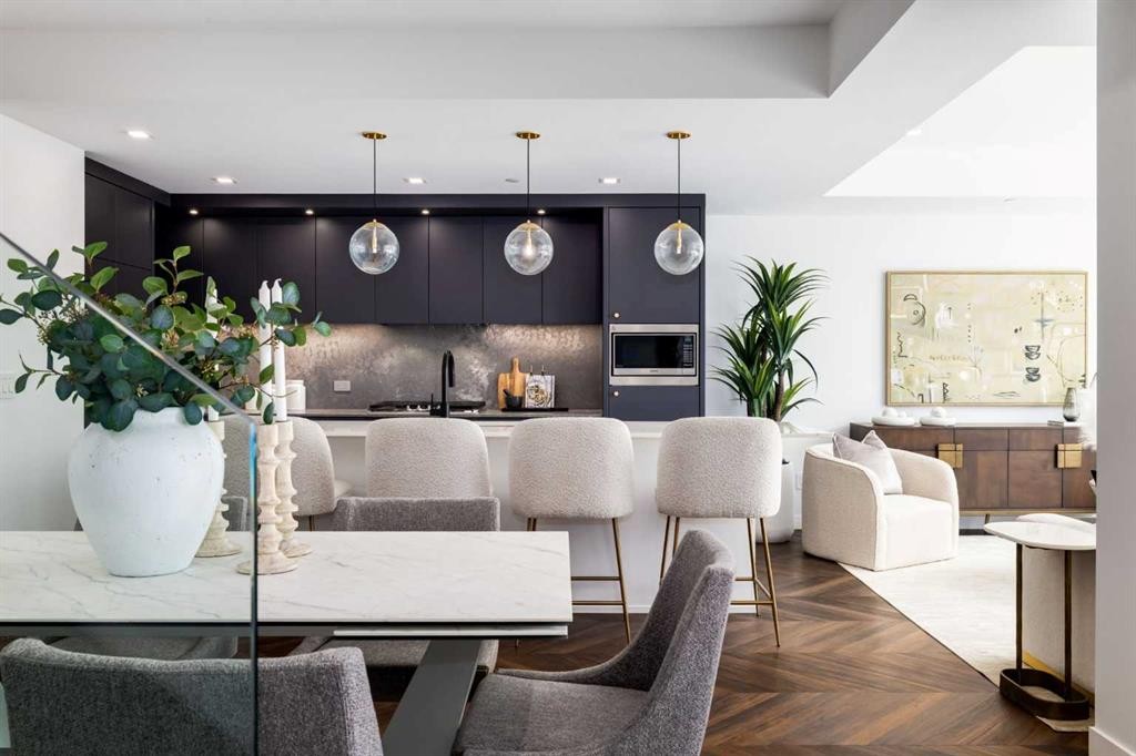 104-8445 Broadcast Avenue Sw, Calgary, AB - Indoor Photo Showing Dining Room
