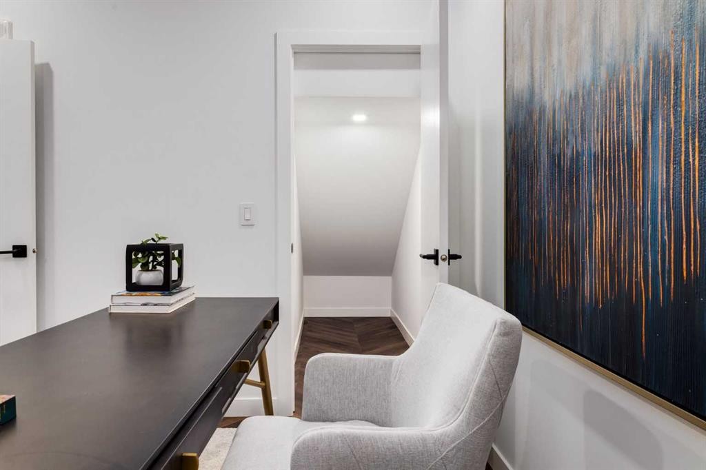 104-8445 Broadcast Avenue Sw, Calgary, AB - Indoor Photo Showing Other Room